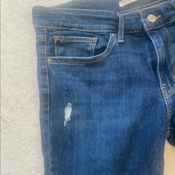 Levi's Blue Skinny Jeans with Distressed Details - Picture 5 of 11